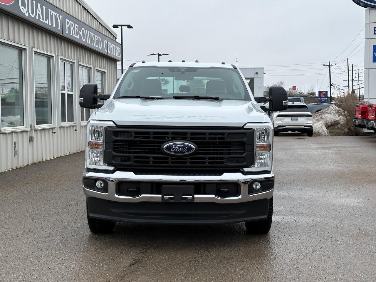 2026 Ford F-250 Super Duty SRW XL 4WD CREW CAB 8' BOX Photo2