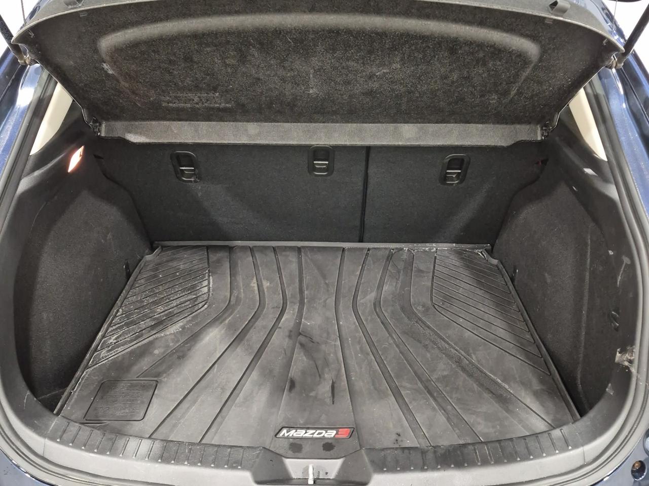 2018 Mazda MAZDA3 GT Photo2