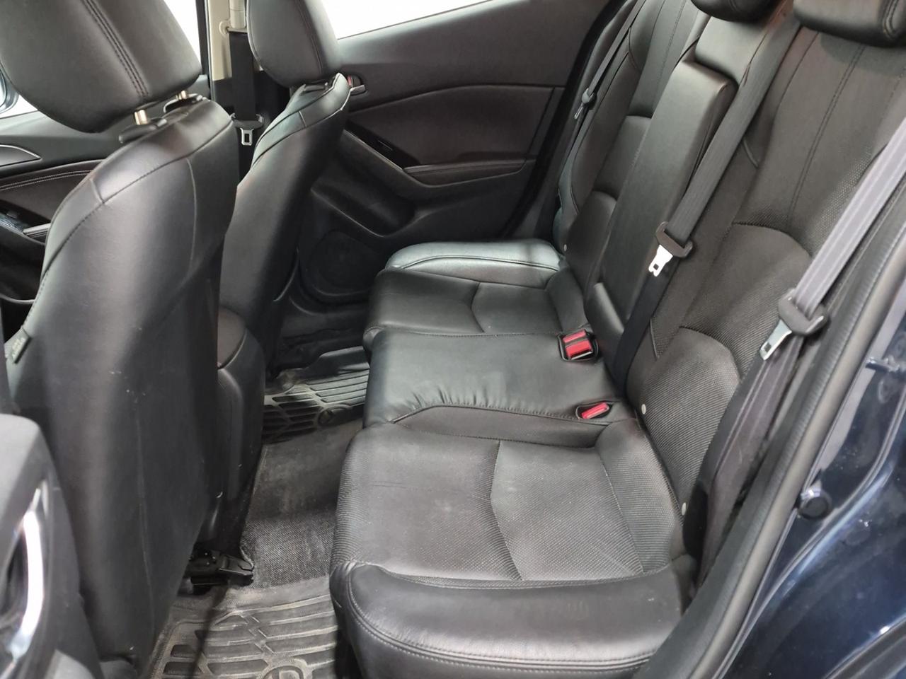 2018 Mazda MAZDA3 GT Photo4