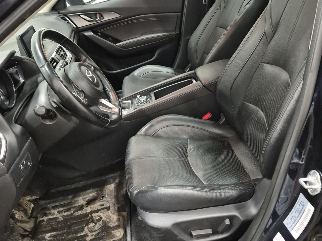 2018 Mazda MAZDA3 GT Photo