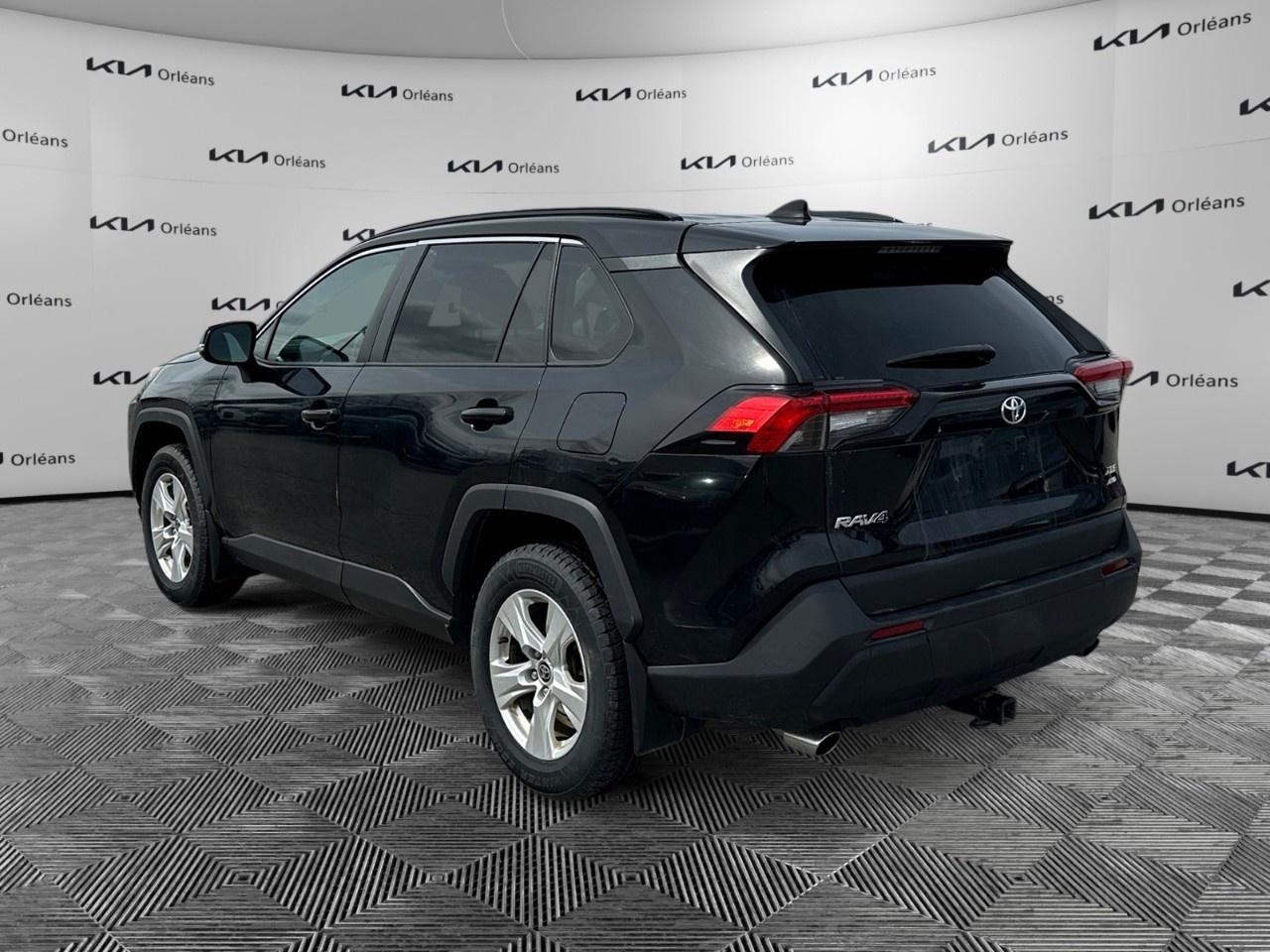 2021 Toyota RAV4 XLE AWD Photo