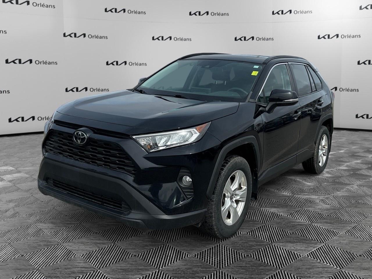 2021 Toyota RAV4 XLE AWD Photo
