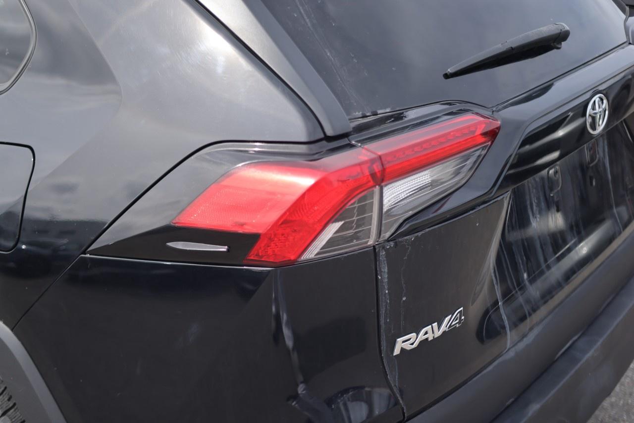 2021 Toyota RAV4 XLE AWD Photo