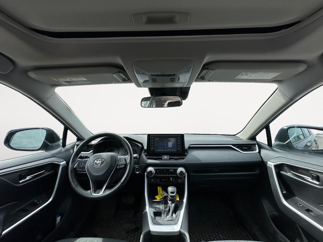 2021 Toyota RAV4 XLE AWD Photo