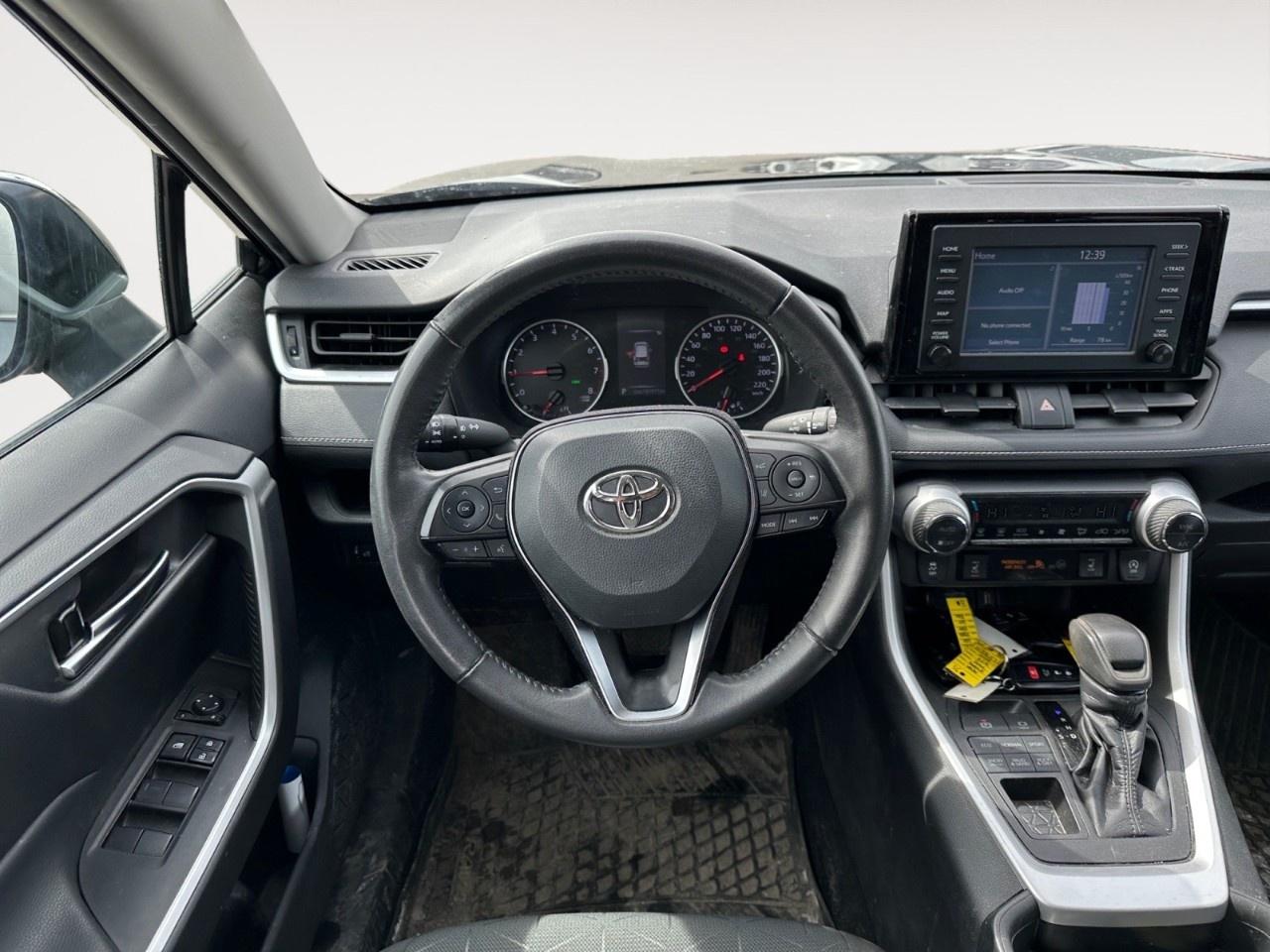 2021 Toyota RAV4 XLE AWD Photo