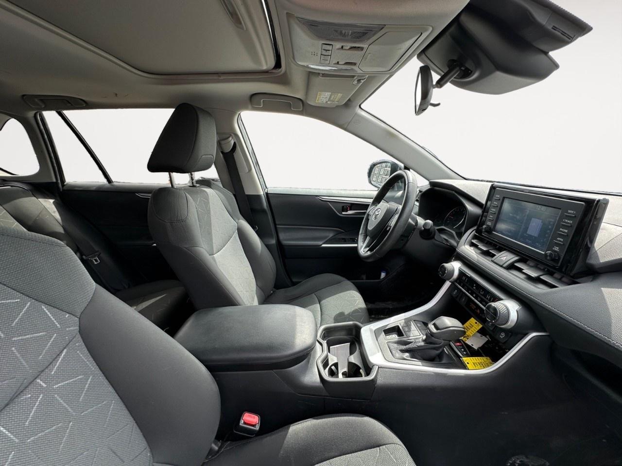 2021 Toyota RAV4 XLE AWD Photo