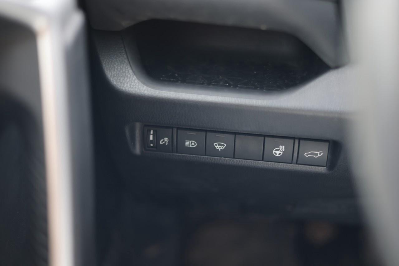 2021 Toyota RAV4 XLE AWD Photo