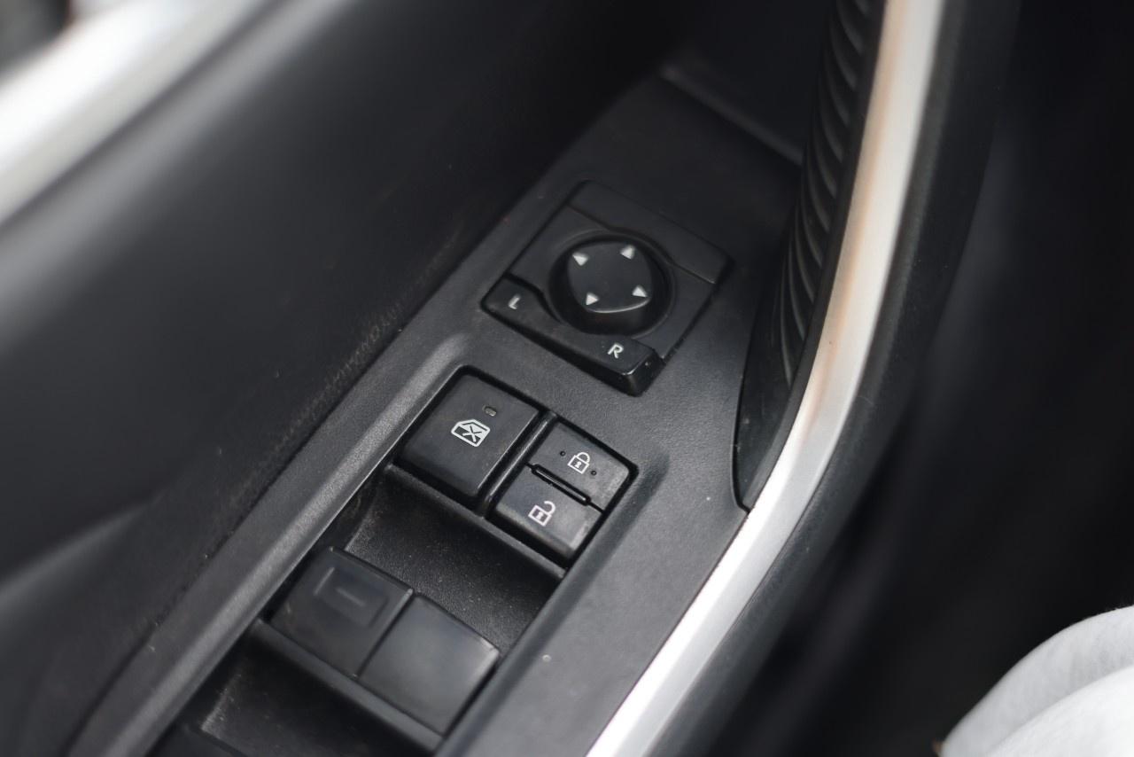 2021 Toyota RAV4 XLE AWD Photo