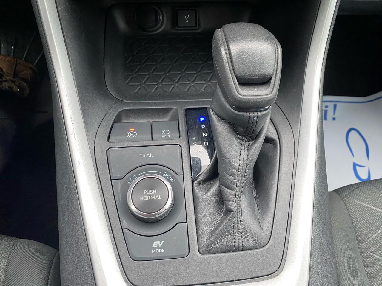 2021 Toyota RAV4 Hybrid LE AWD | Heated Seats | Apple CarPlay Photo