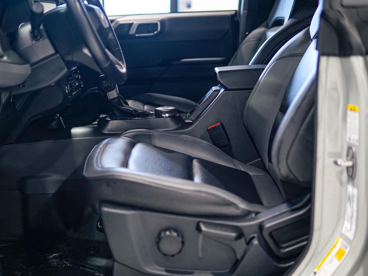 2024 Ford Bronco BIG BEND | 4X4 | HARD TOP | LTHR | NO ACCIDENTS | ONE OWNER Photo