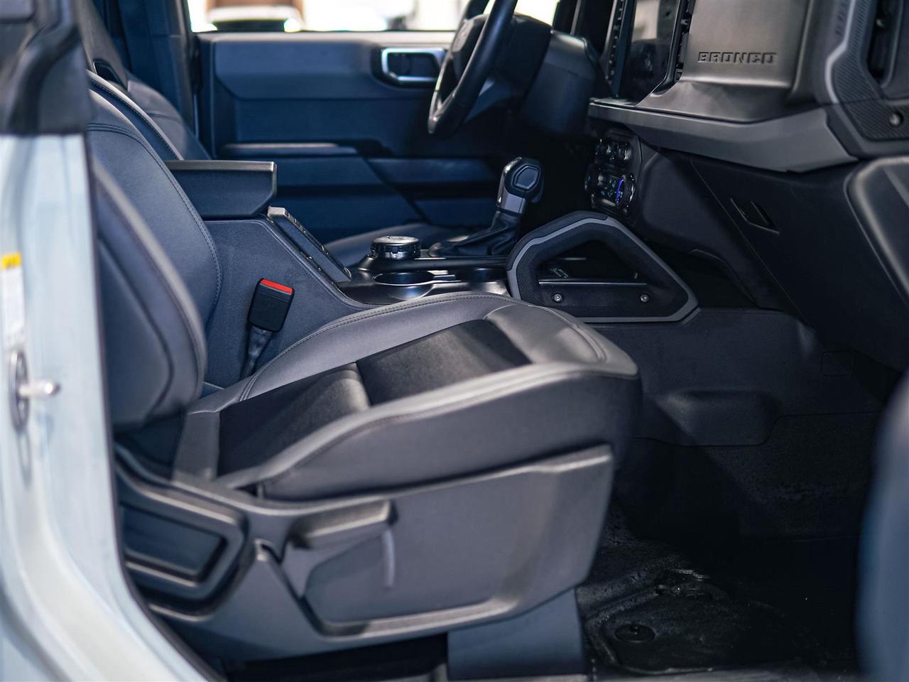 2024 Ford Bronco BIG BEND | 4X4 | HARD TOP | LTHR | NO ACCIDENTS | ONE OWNER Photo