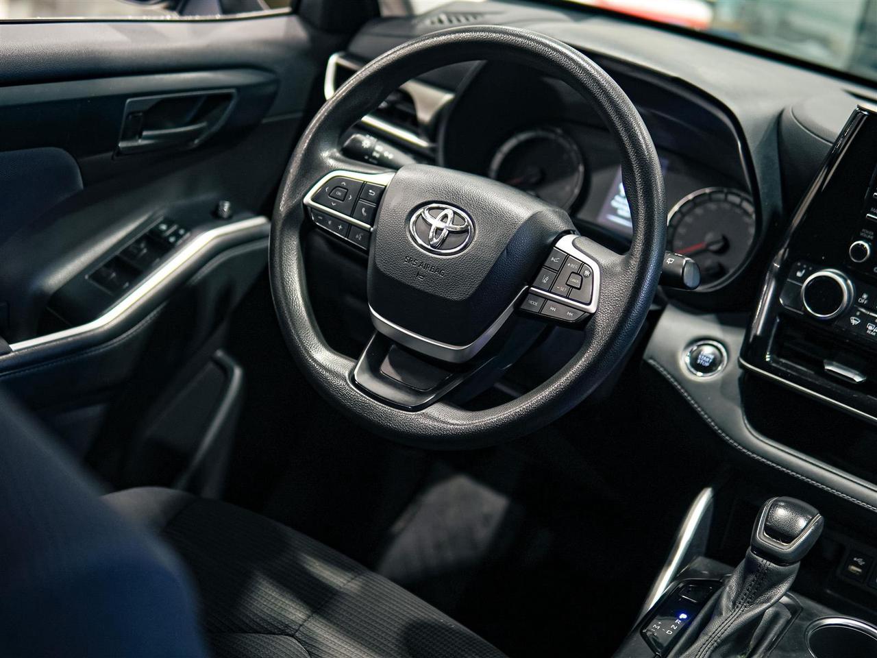 2022 Toyota Highlander LE AWD | NO ACCIDENTS | TOYOTA SERVICED Photo