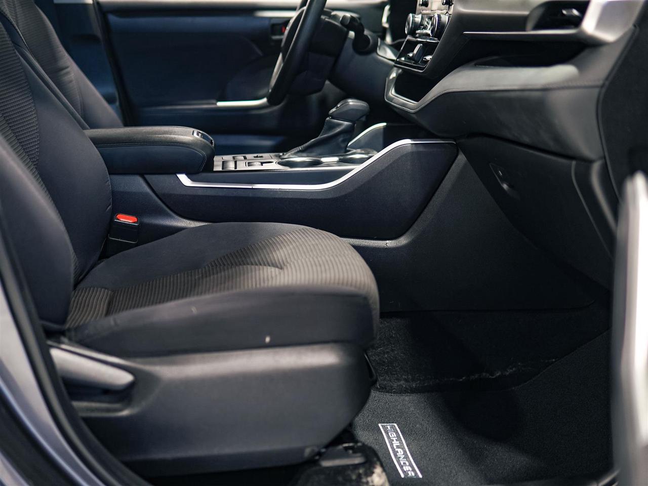 2022 Toyota Highlander LE AWD | NO ACCIDENTS | TOYOTA SERVICED Photo