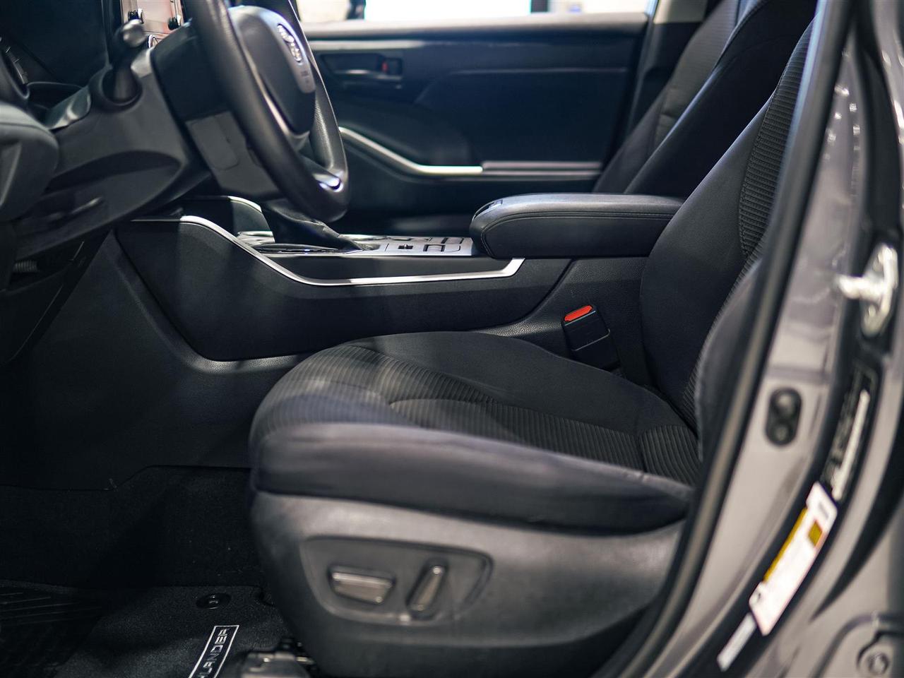 2022 Toyota Highlander LE AWD | NO ACCIDENTS | TOYOTA SERVICED Photo