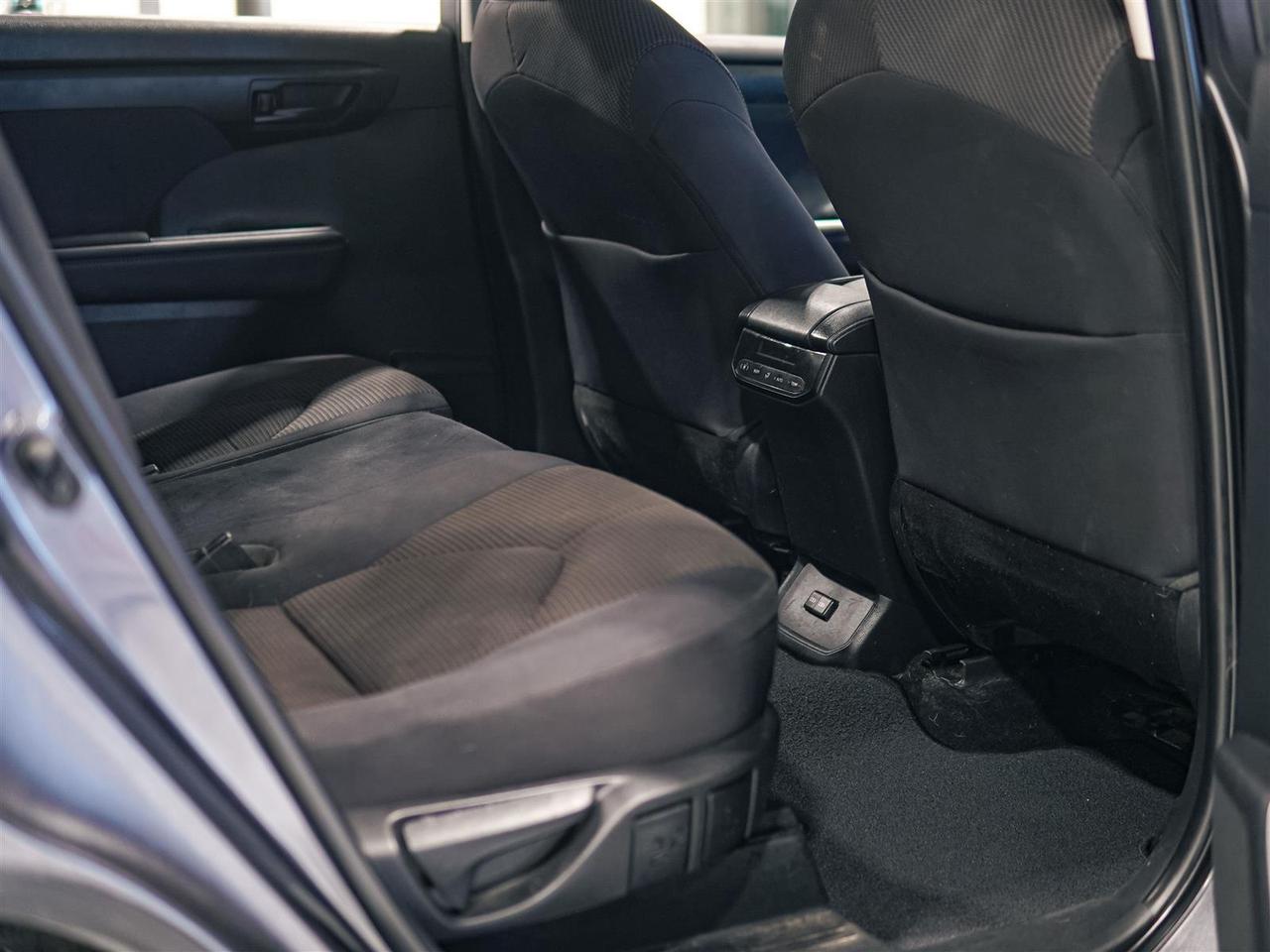 2022 Toyota Highlander LE AWD | NO ACCIDENTS | TOYOTA SERVICED Photo