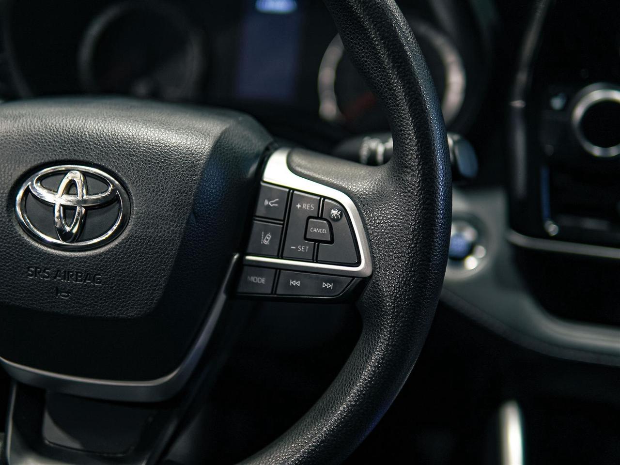 2022 Toyota Highlander LE AWD | NO ACCIDENTS | TOYOTA SERVICED Photo