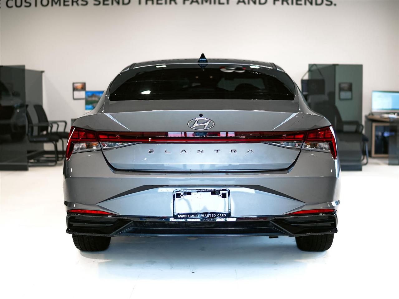 2023 Hyundai Elantra LUXURY | NO ACCIDENTS | 12 SERV RECORDS Photo