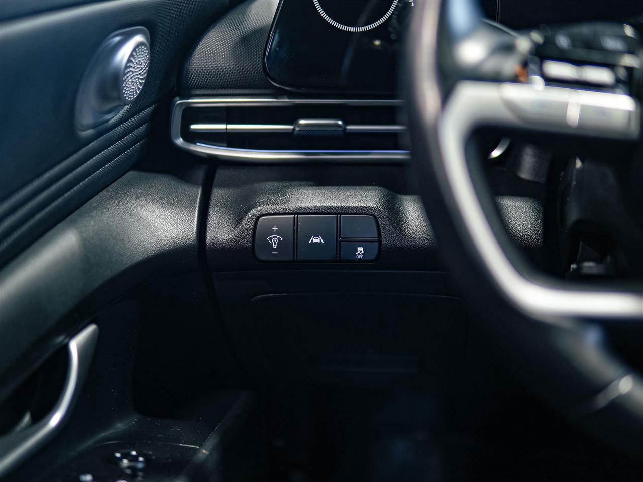 2023 Hyundai Elantra LUXURY | NO ACCIDENTS | 12 SERV RECORDS Photo