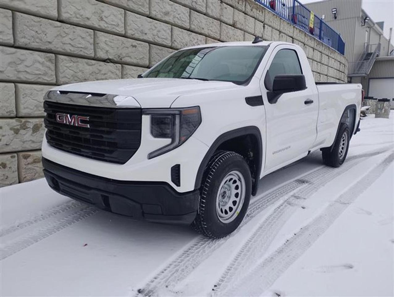 4WD Reg Cab 140 Pro, 10-Speed Automatic, Gas V8 5.3L/325