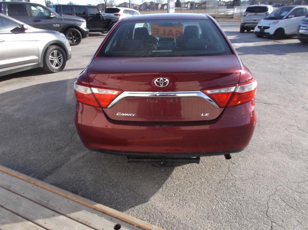 2015 Toyota Camry LE Photo3