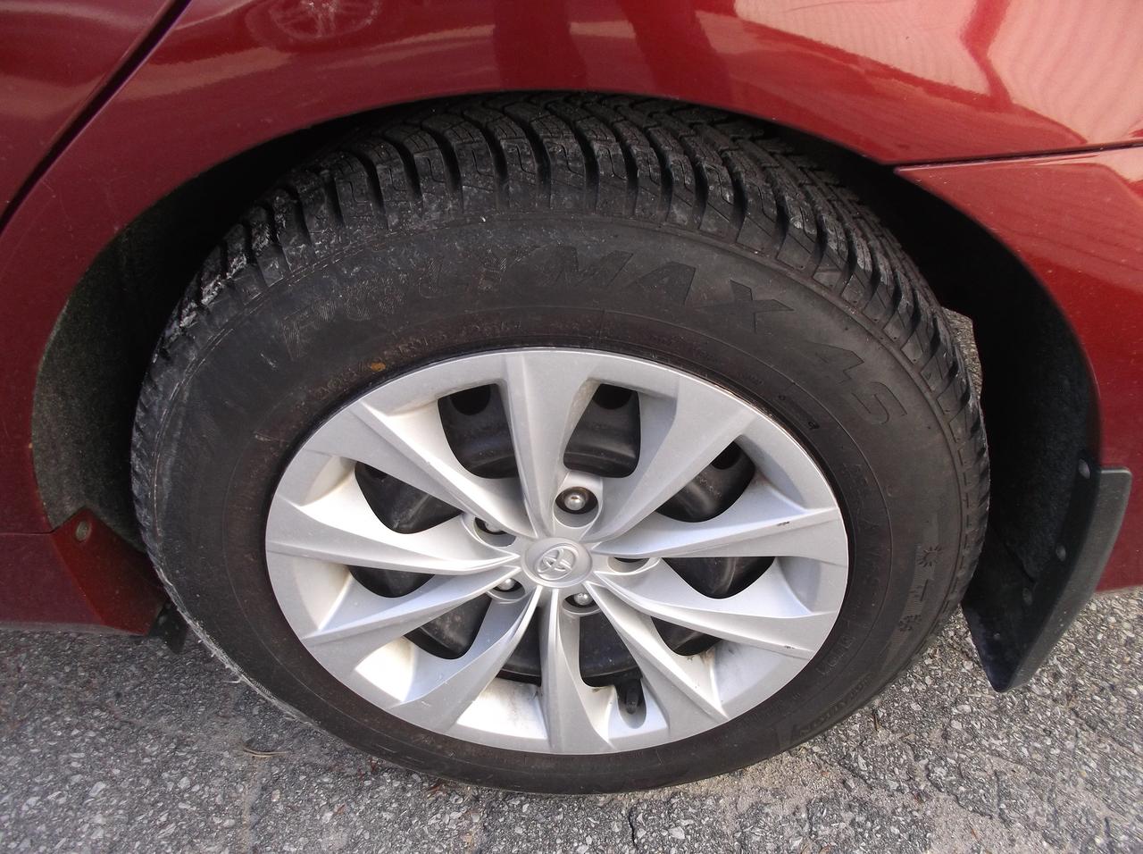 2015 Toyota Camry LE Photo