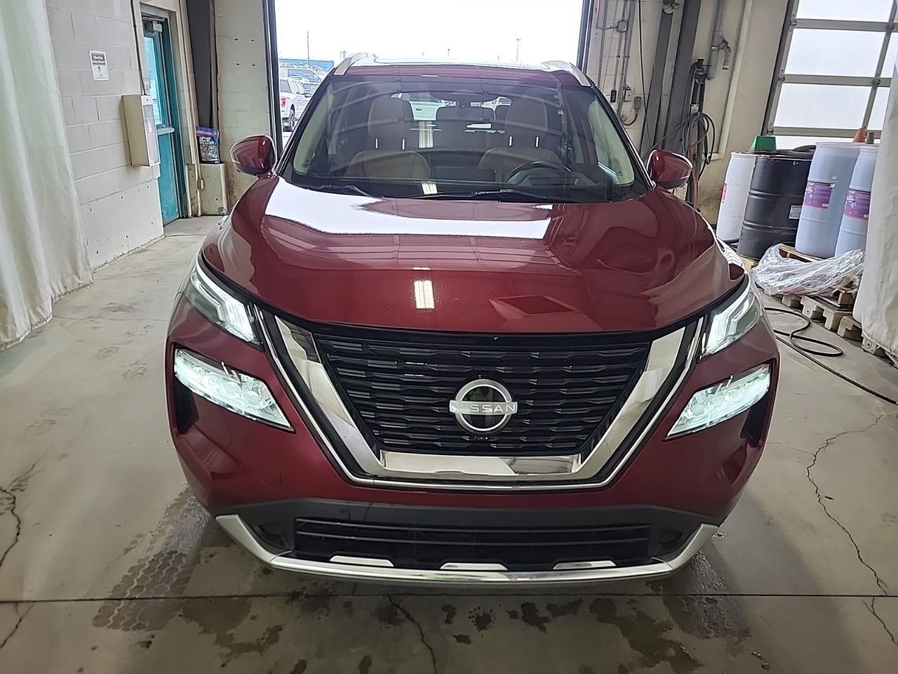 2023 Nissan Rogue Platinum Photo3