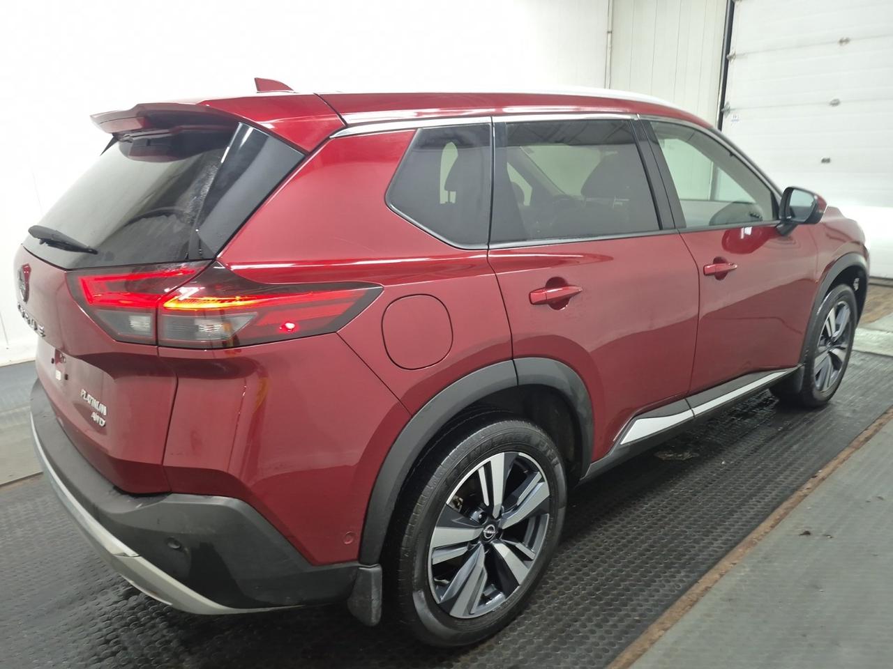 2023 Nissan Rogue Platinum Photo3