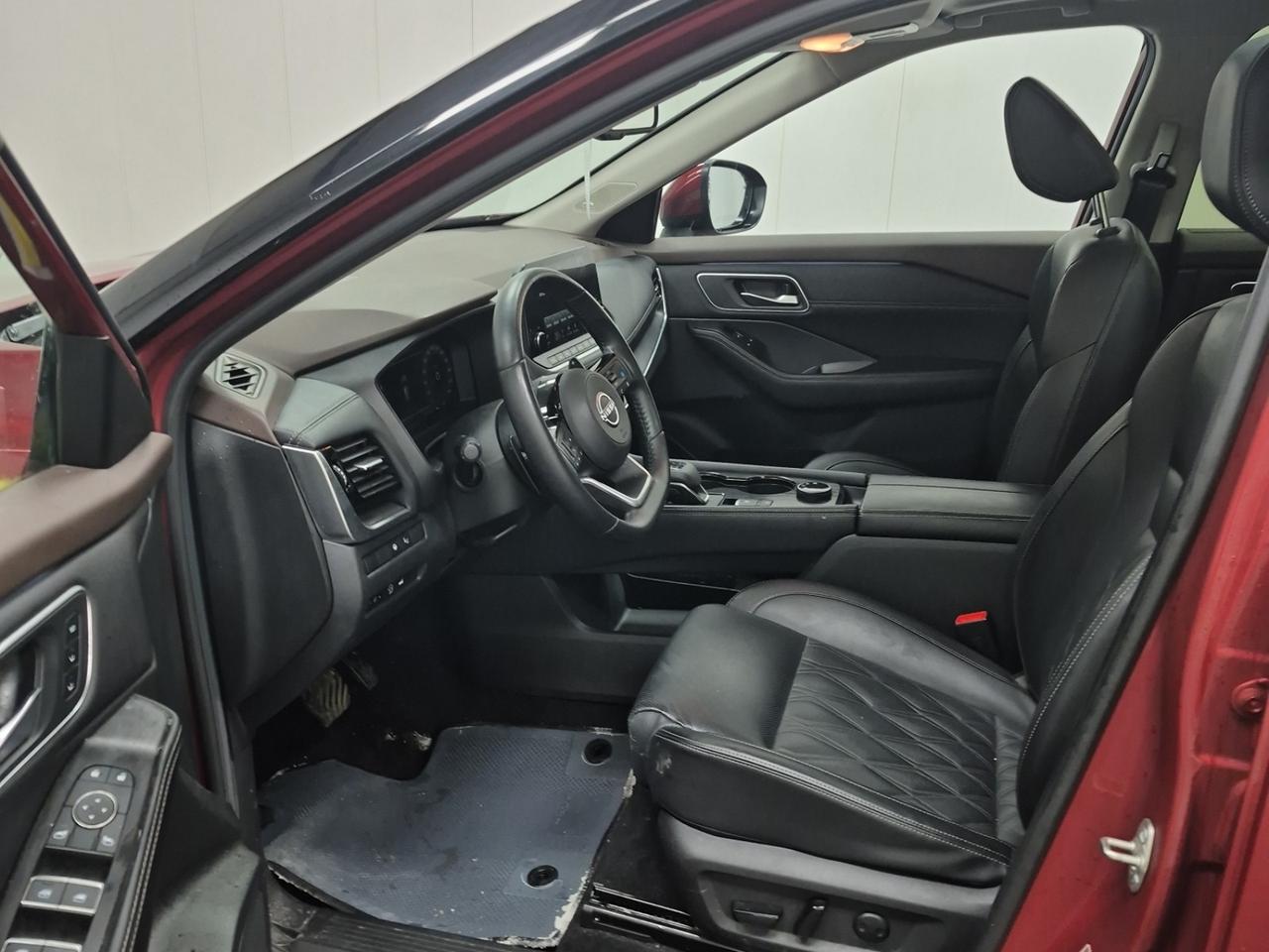 2023 Nissan Rogue Platinum Photo