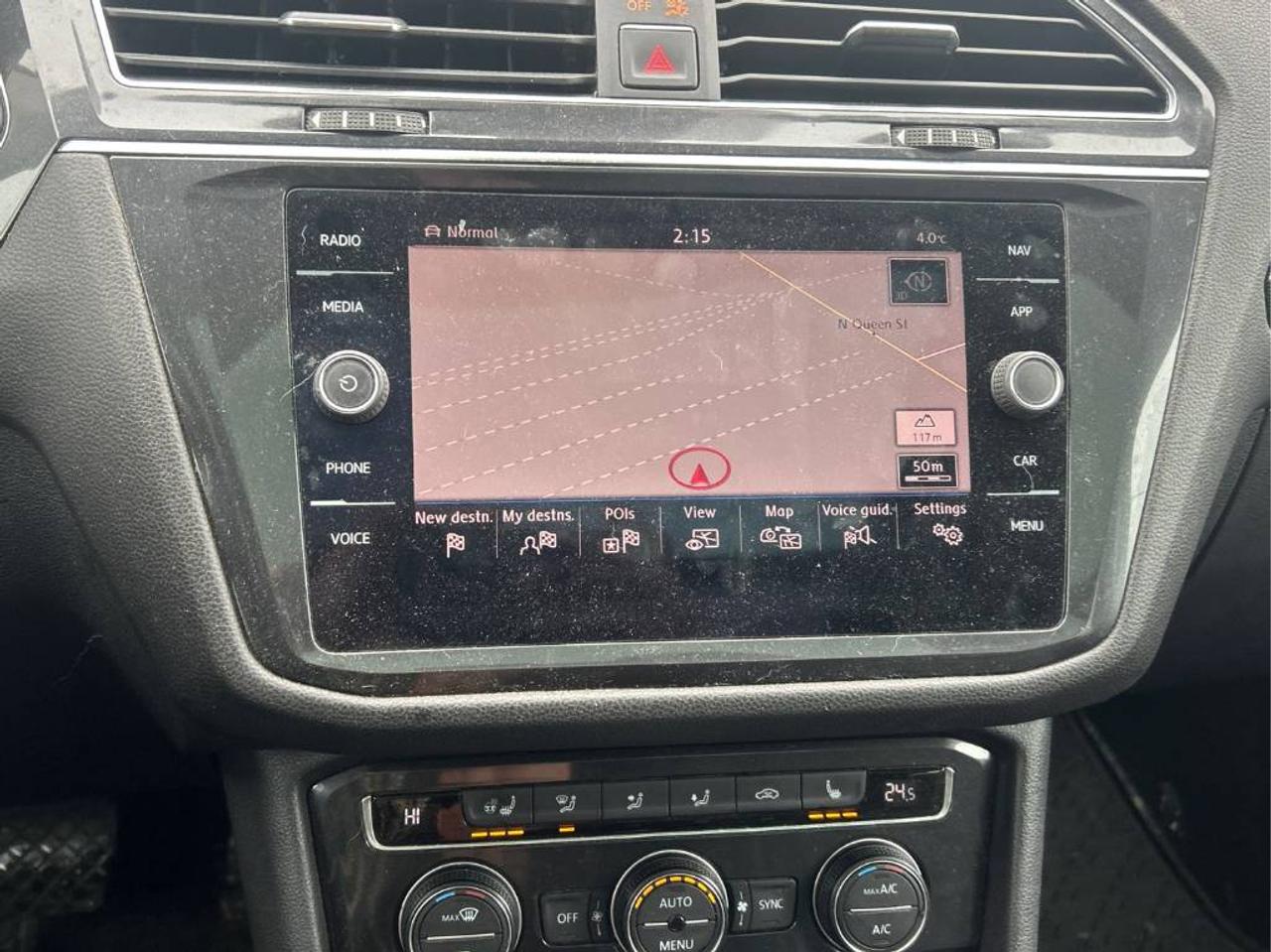 2018 Volkswagen Tiguan Highline | 4Motion | Leather | Pano Roof | Nav Cam Photo12