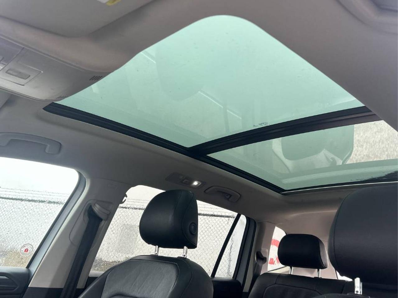 2018 Volkswagen Tiguan Highline | 4Motion | Leather | Pano Roof | Nav Cam Photo14