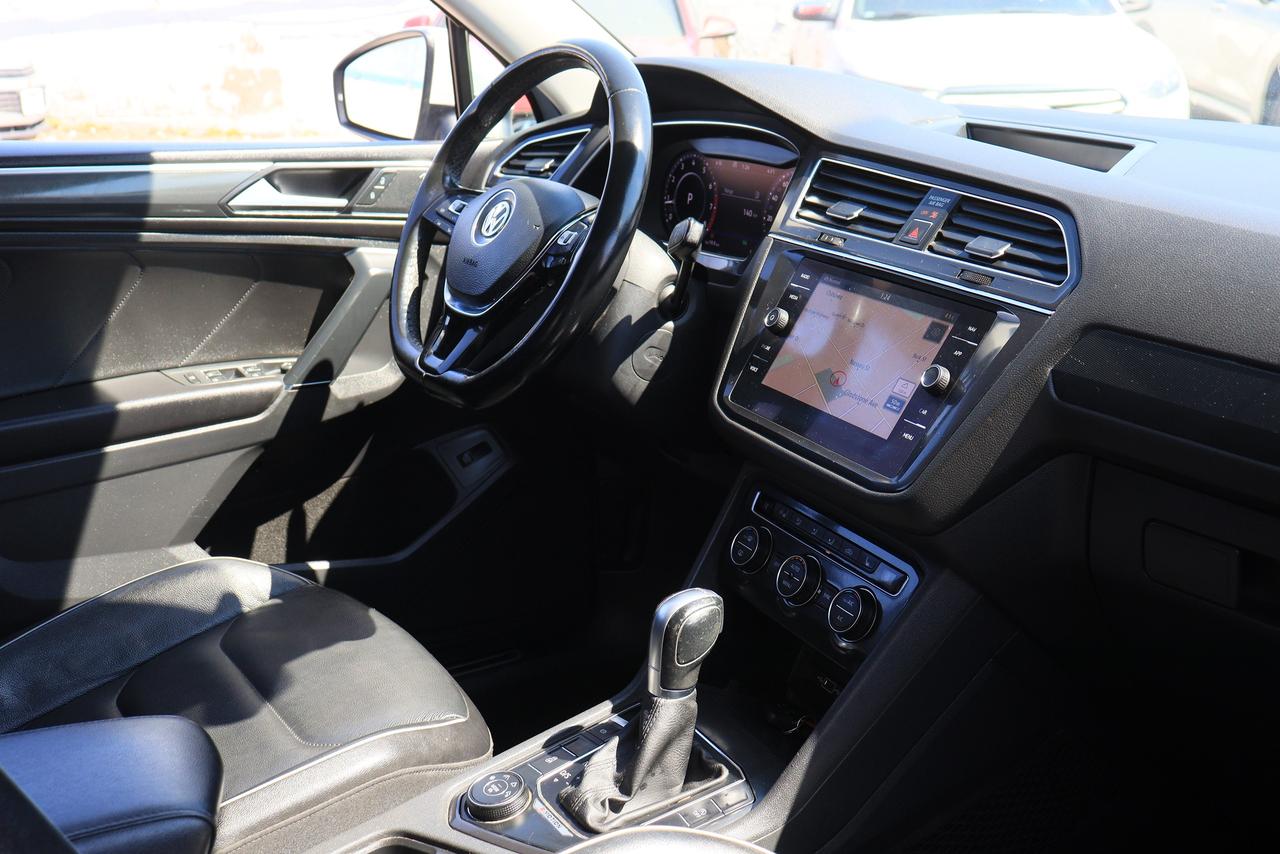 2018 Volkswagen Tiguan Highline | 4Motion | Leather | Pano Roof | Nav Cam Photo35