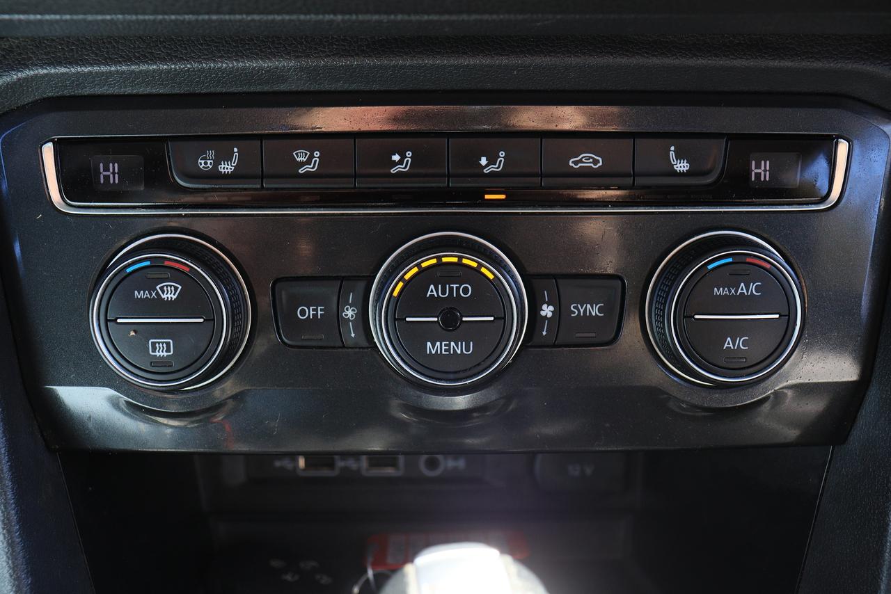 2018 Volkswagen Tiguan Highline | 4Motion | Leather | Pano Roof | Nav Cam Photo25