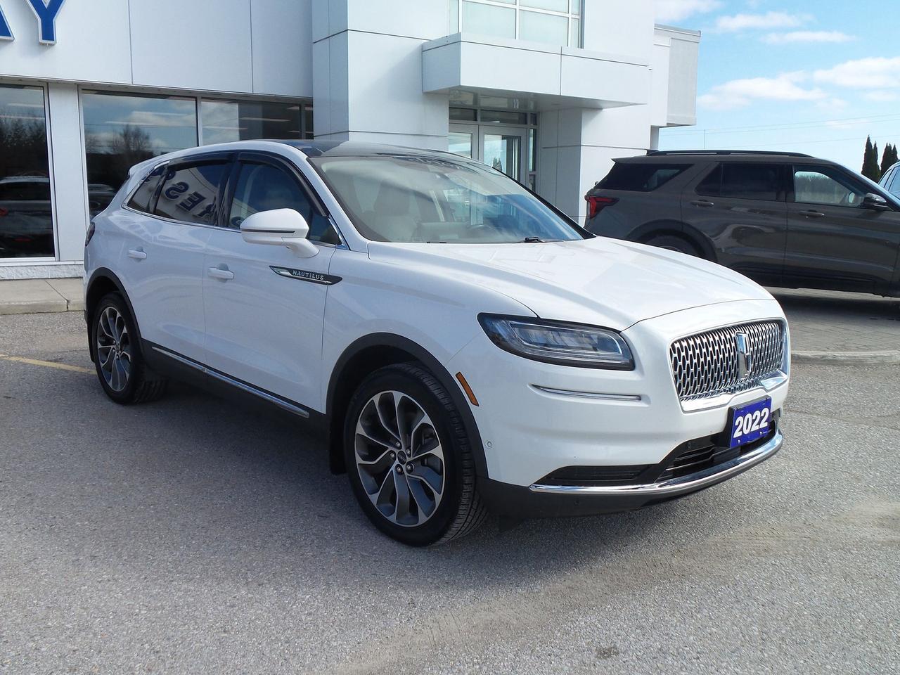 2022 Lincoln Nautilus LOCAL TRADE, 2.7L ENGINE, LEATHER, SUNROOF, NAV! Photo
