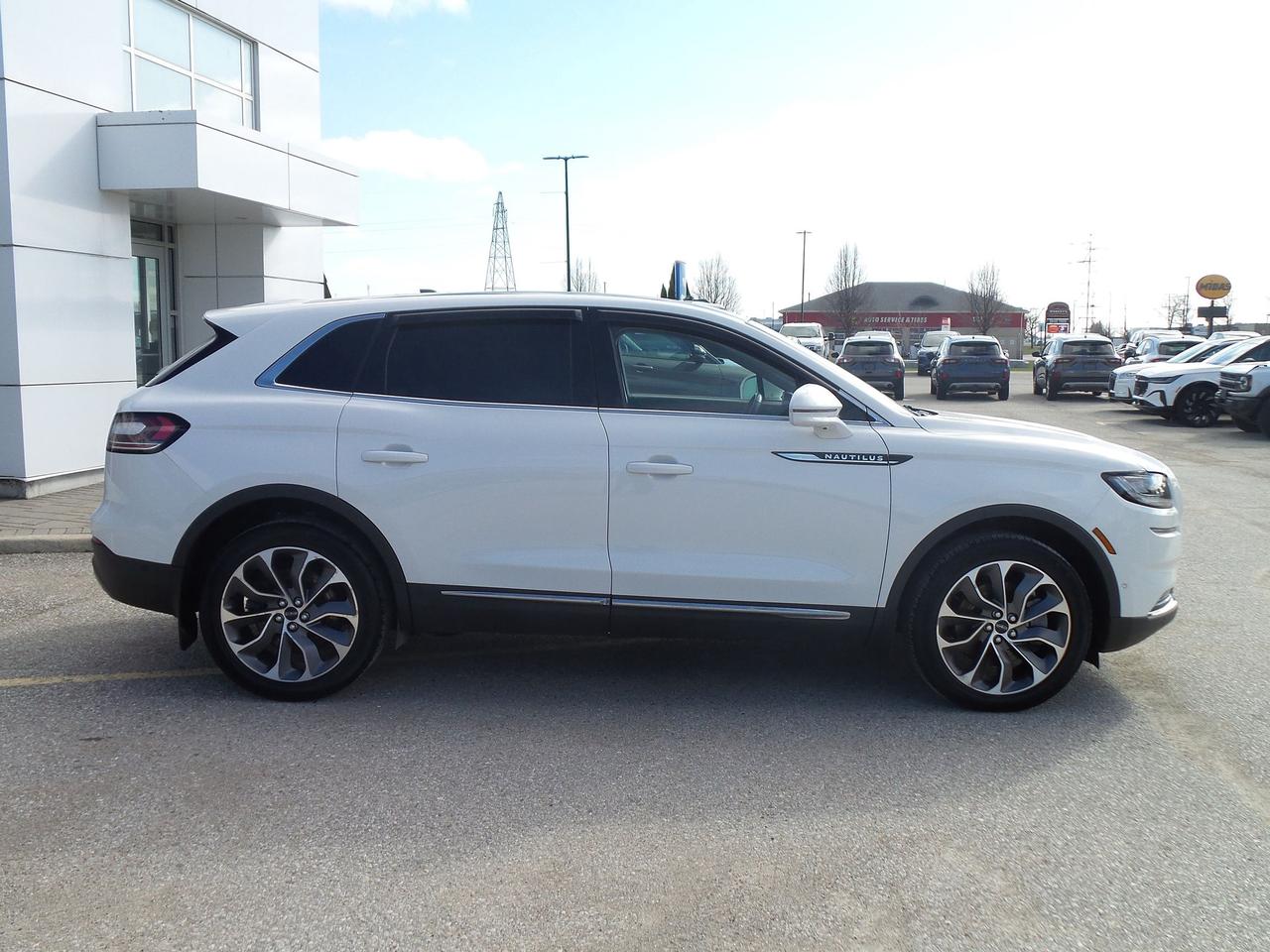 2022 Lincoln Nautilus LOCAL TRADE, 2.7L ENGINE, LEATHER, SUNROOF, NAV! Photo