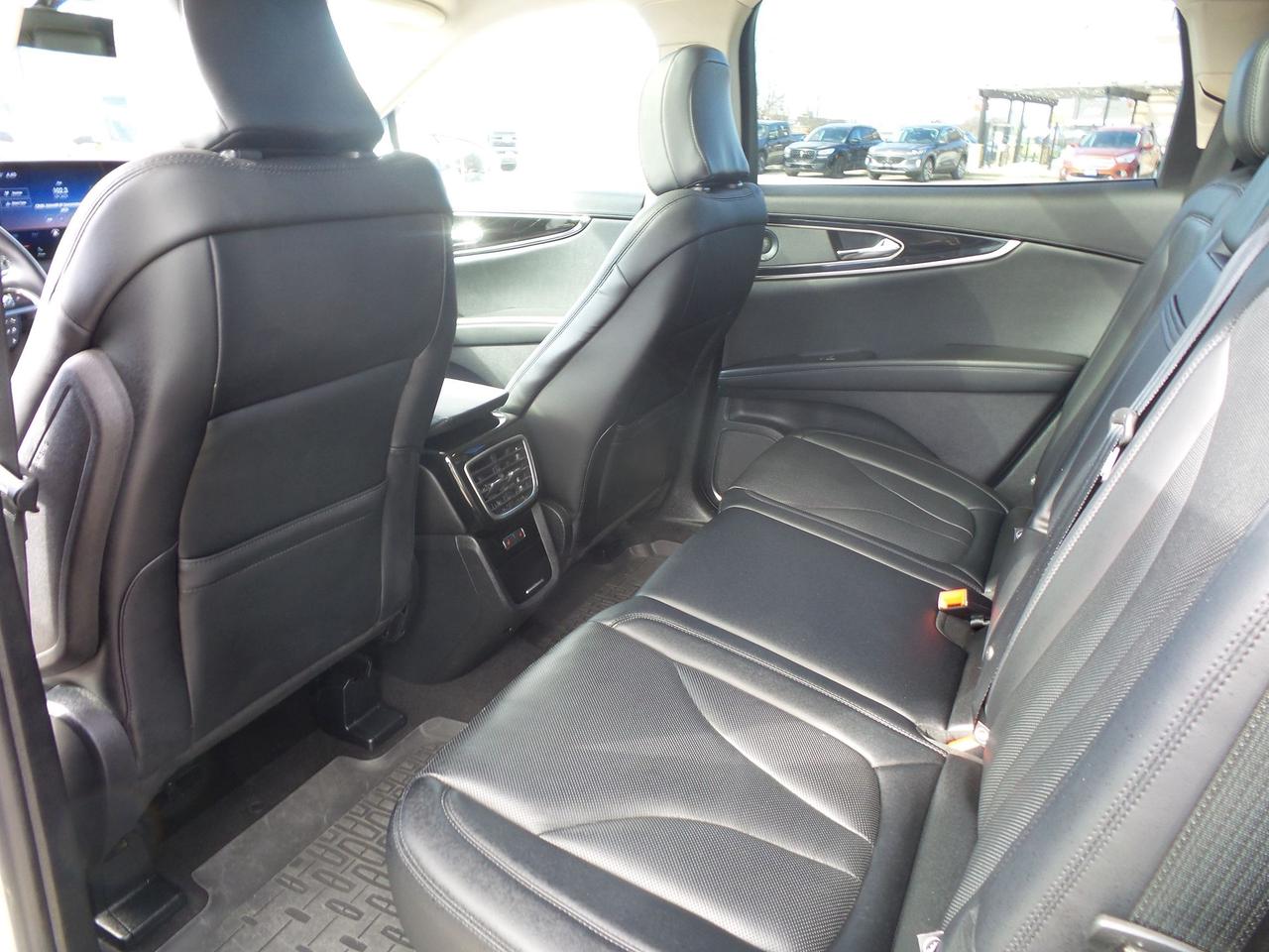 2022 Lincoln Nautilus LOCAL TRADE, 2.7L ENGINE, LEATHER, SUNROOF, NAV! Photo