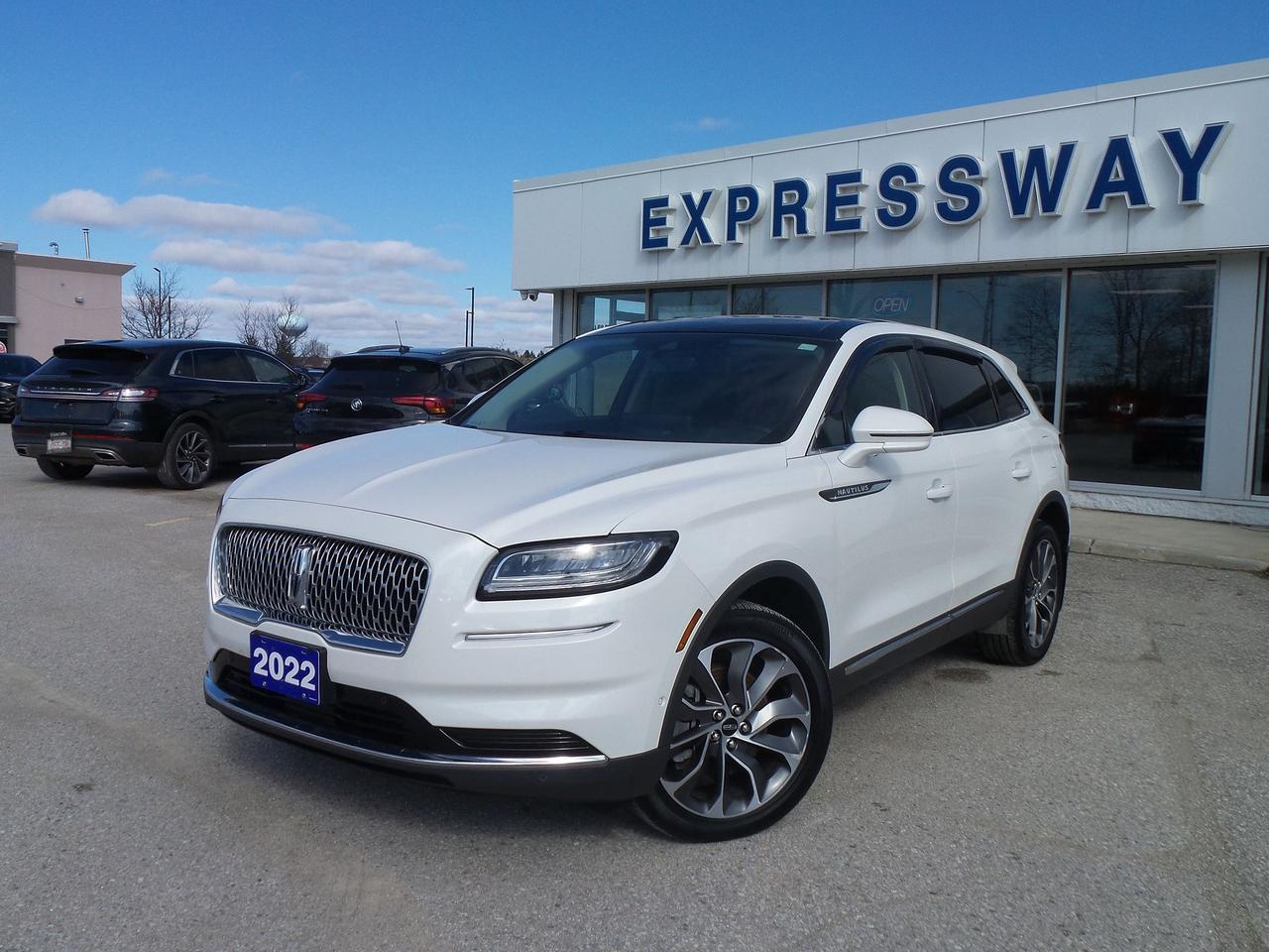 2022 Lincoln Nautilus LOCAL TRADE, 2.7L ENGINE, LEATHER, SUNROOF, NAV! Photo1