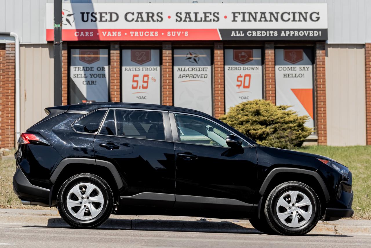 2021 Toyota RAV4 LE | AWD | CarPlay | Reverse Cam | Tinted Glass ++ Photo38