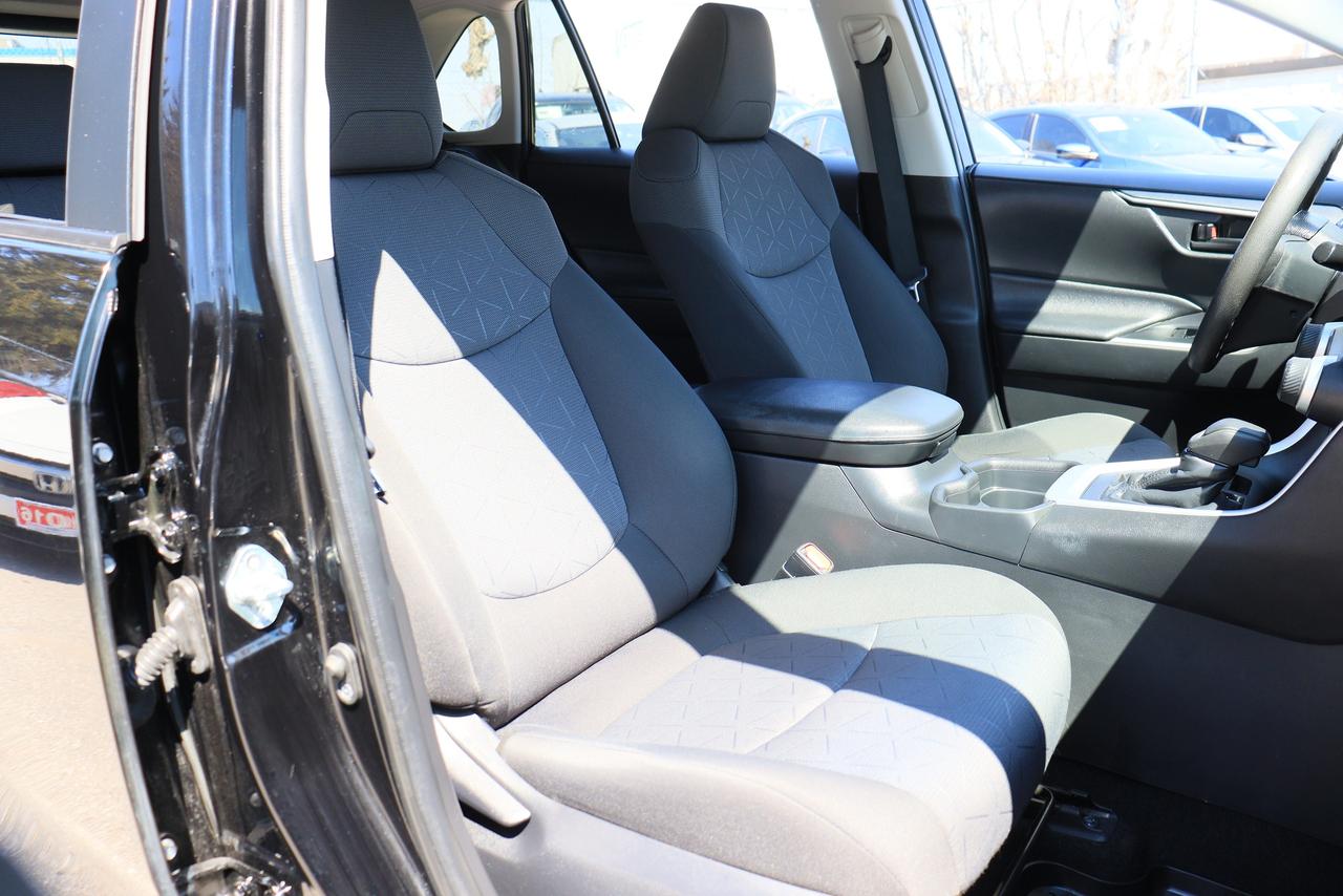 2021 Toyota RAV4 LE | AWD | CarPlay | Reverse Cam | Tinted Glass ++ Photo69