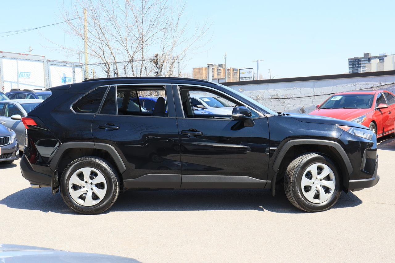 2021 Toyota RAV4 LE | AWD | CarPlay | Reverse Cam | Tinted Glass ++ Photo47