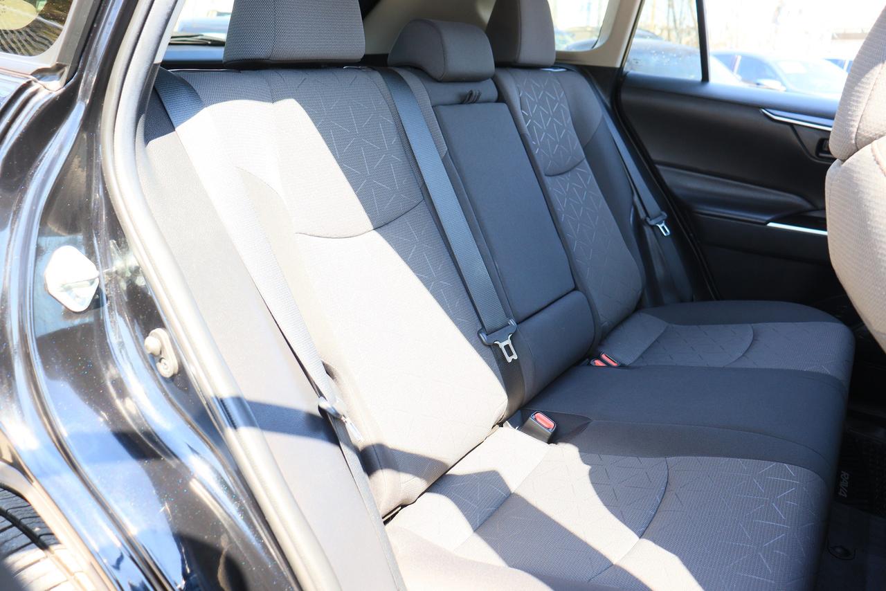 2021 Toyota RAV4 LE | AWD | CarPlay | Reverse Cam | Tinted Glass ++ Photo68