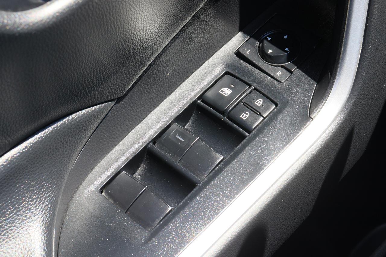 2021 Toyota RAV4 LE | AWD | CarPlay | Reverse Cam | Tinted Glass ++ Photo56