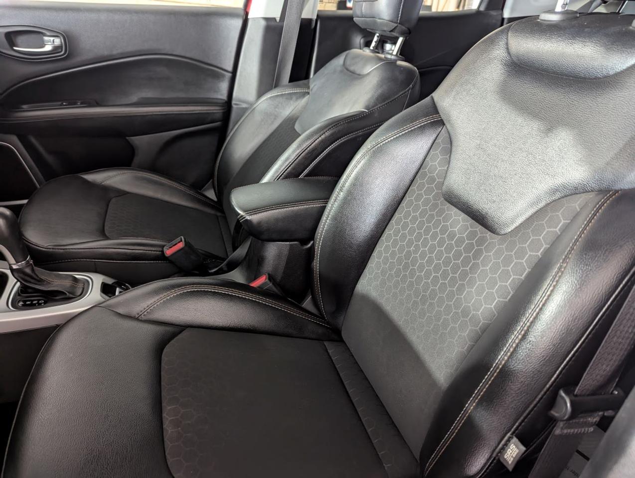 2018 Jeep Compass North LATTITUDE WITH NEW TIRES!! Photo