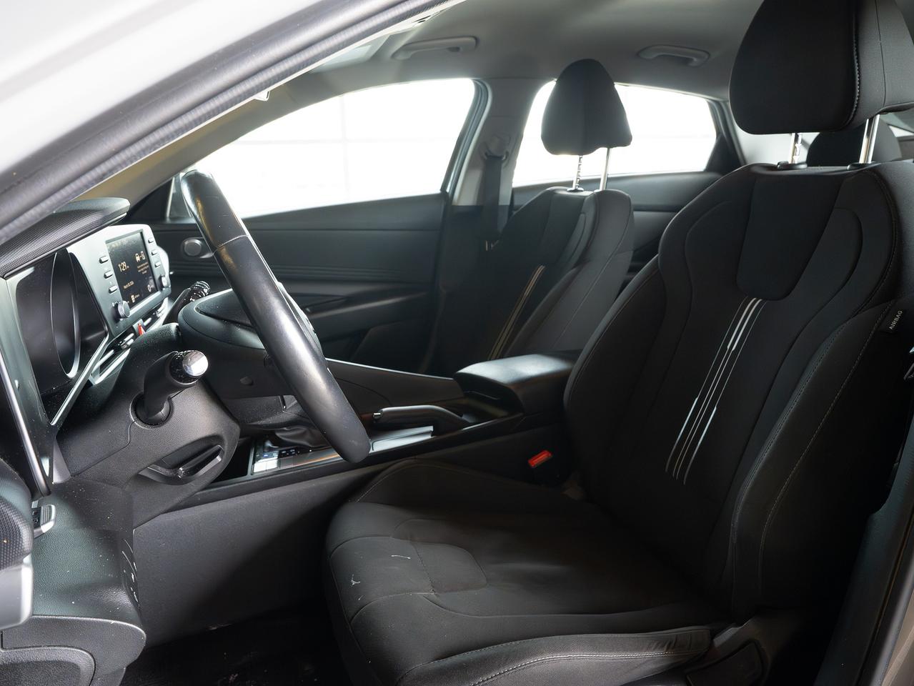 2023 Hyundai Elantra Preferred| CLEAN CAR| CLEAN TITLE| Photo