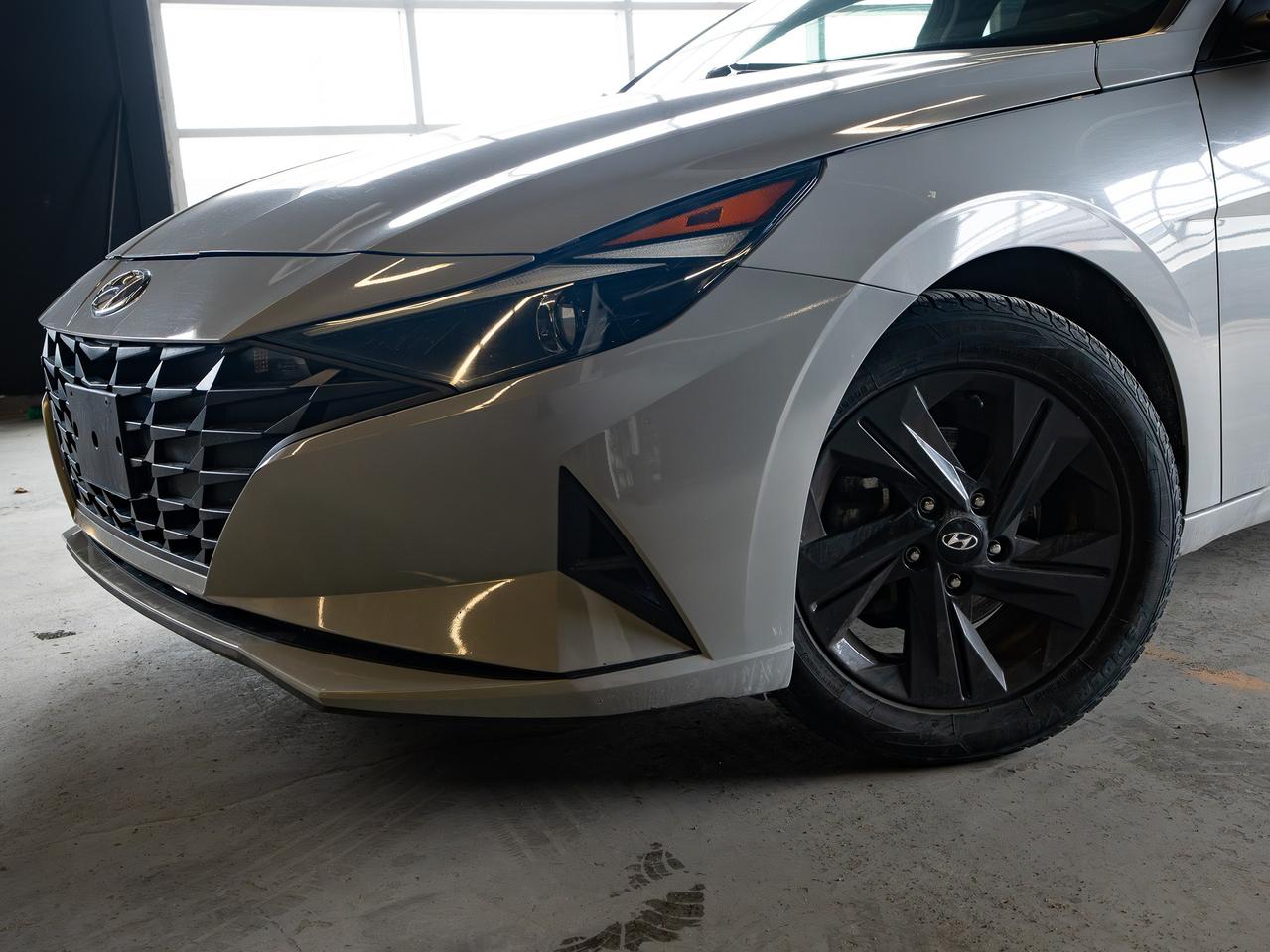 2023 Hyundai Elantra Preferred| CLEAN CAR| CLEAN TITLE| Photo