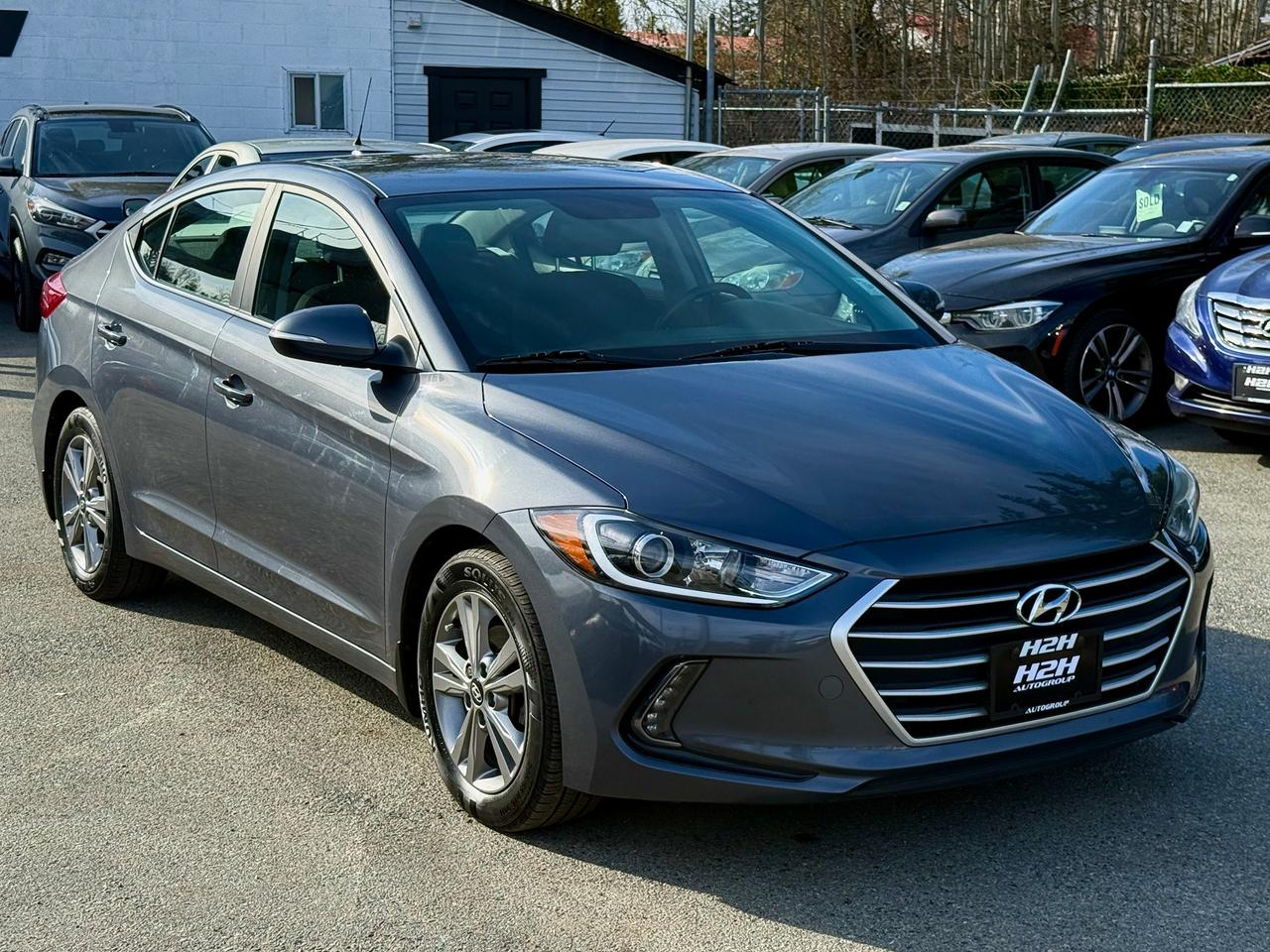 2018 Hyundai Elantra FINANCING AVAILABLE Photo3