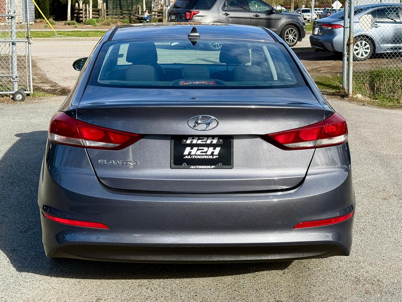 2018 Hyundai Elantra FINANCING AVAILABLE Photo6