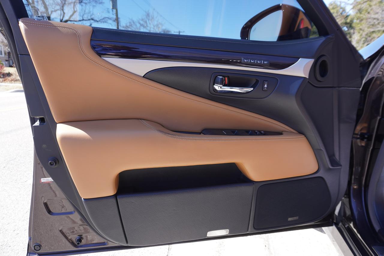 2016 Lexus LS 600H FRESH TRADE/ NO ACCIDENTS/ LWB/ HYBRID/ EXECUTIVE Photo