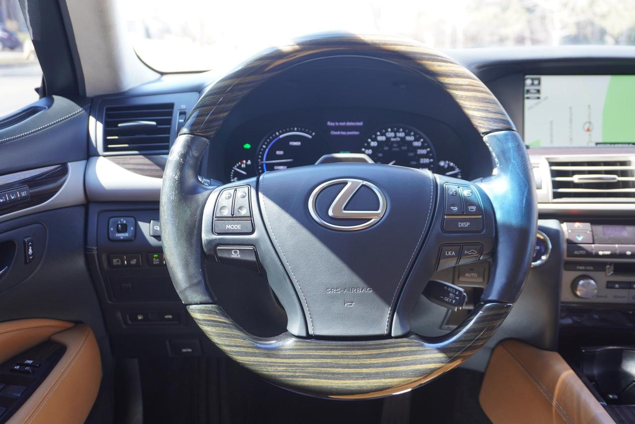 2016 Lexus LS 600H FRESH TRADE/ NO ACCIDENTS/ LWB/ HYBRID/ EXECUTIVE Photo