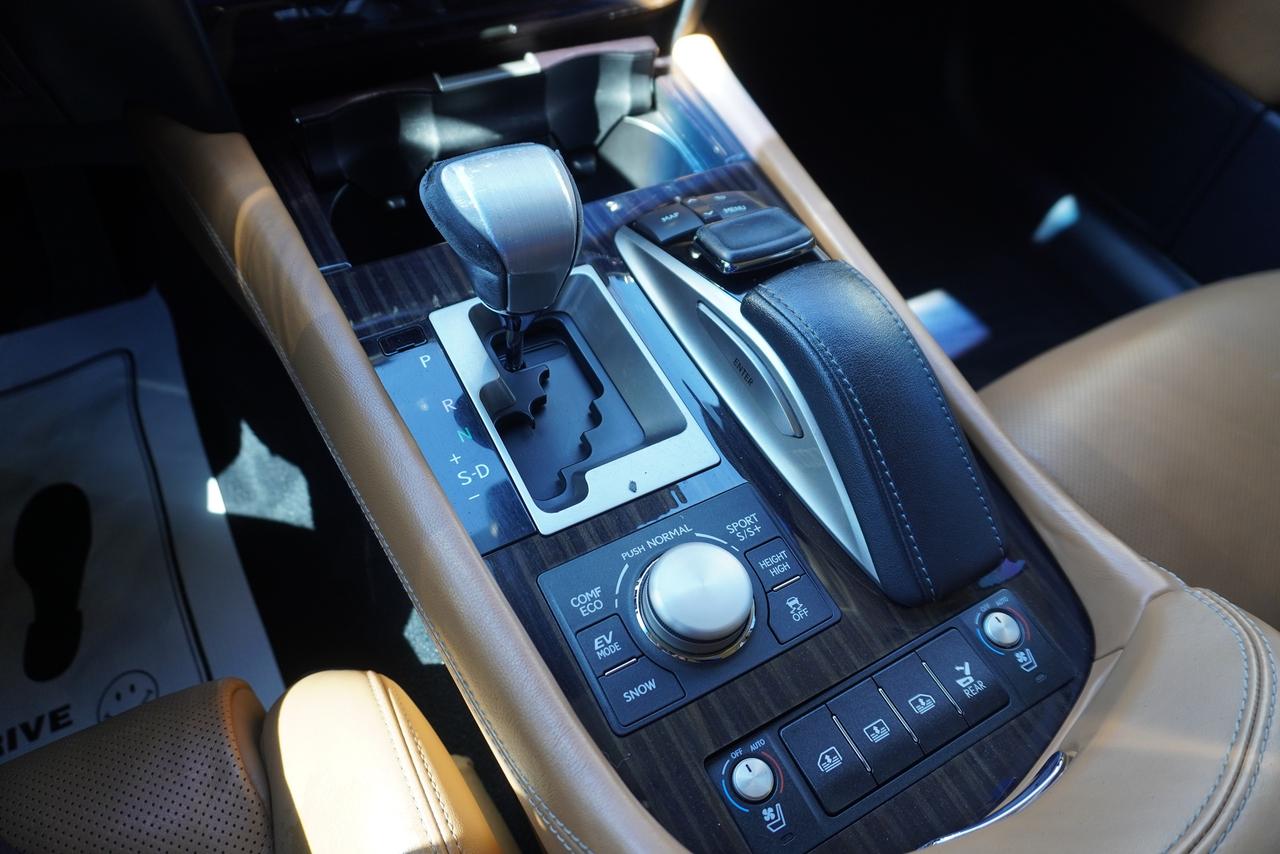 2016 Lexus LS 600H FRESH TRADE/ NO ACCIDENTS/ LWB/ HYBRID/ EXECUTIVE Photo