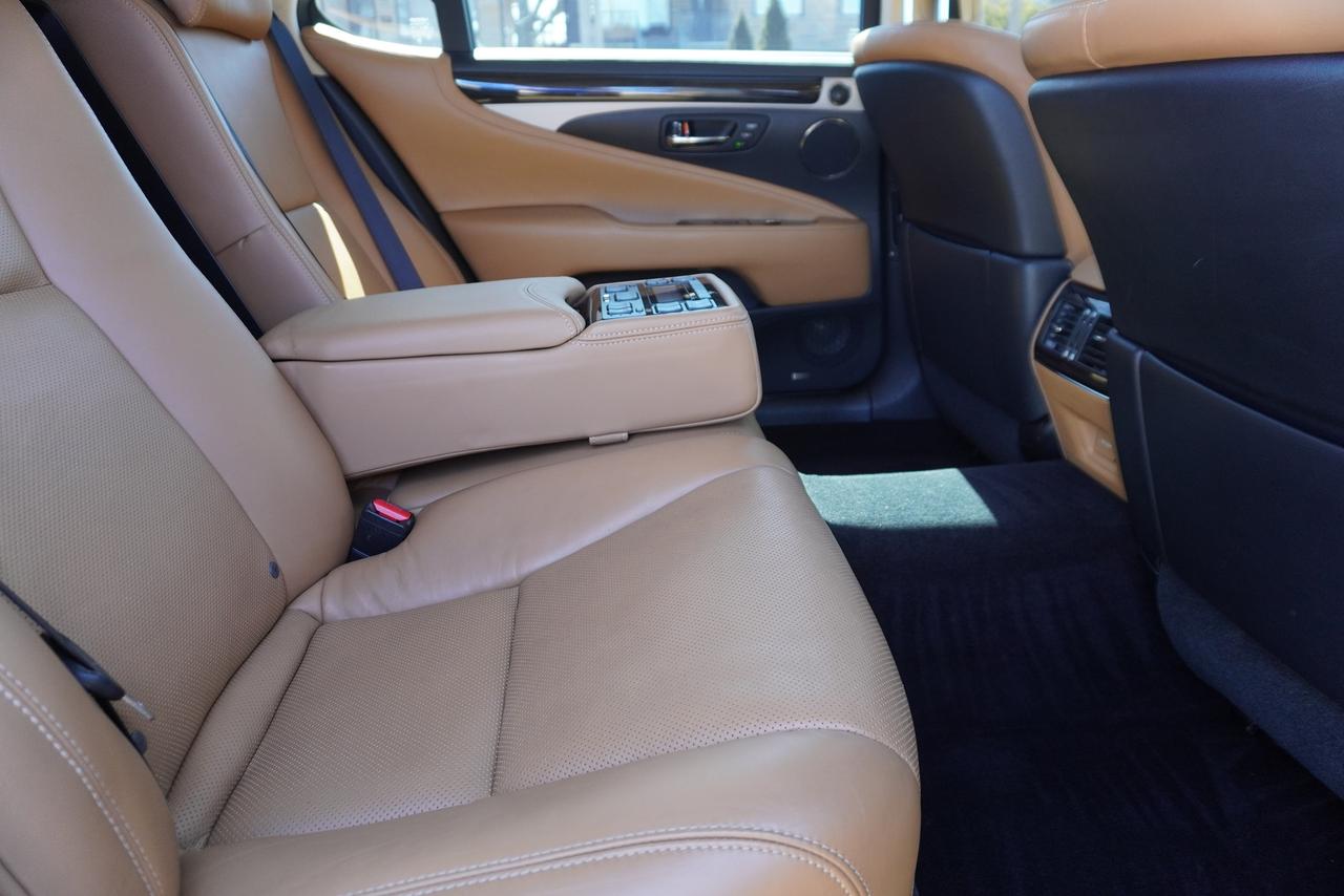 2016 Lexus LS 600H FRESH TRADE/ NO ACCIDENTS/ LWB/ HYBRID/ EXECUTIVE Photo